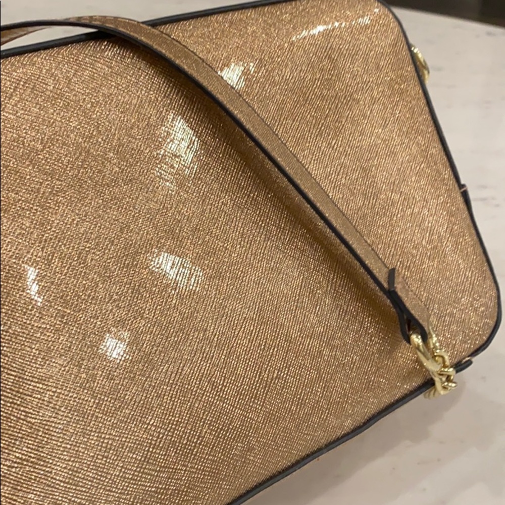 Crossbody - Picture 2 of 4
